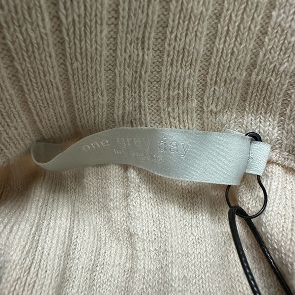 One Grey Day Ribbed Lounge Shorts Size Small NWT - Picture 3 of 3